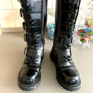 BLACK DEMONIA BOOTS SIZE 5